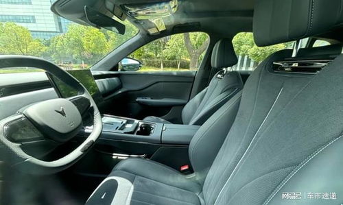 嵐圖知音 新五座純電車型即將上市，內飾曝光并配備5C快充技術